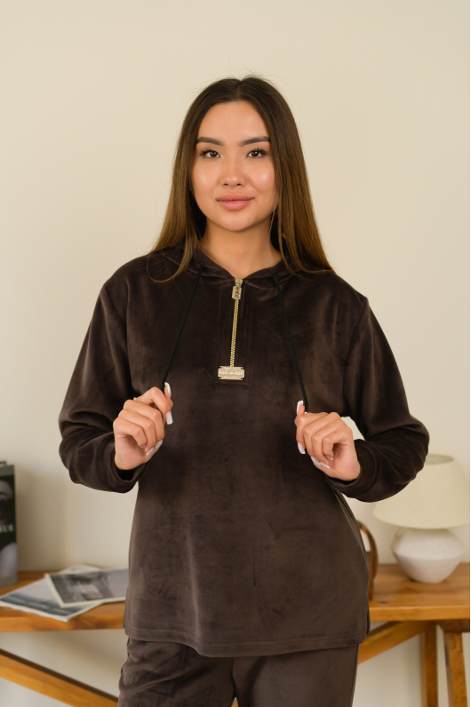 Костюм брючный из из микро велюра